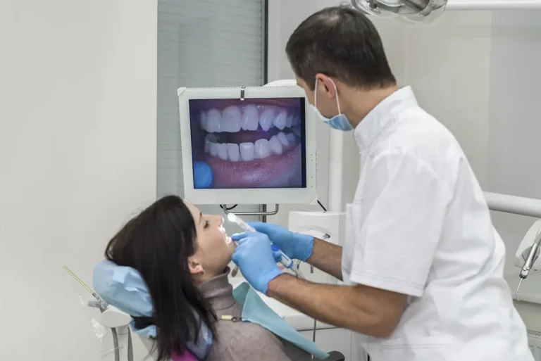 Intraoral camera dental technology at Summit Dental Studio in Lee's Summit, MO.